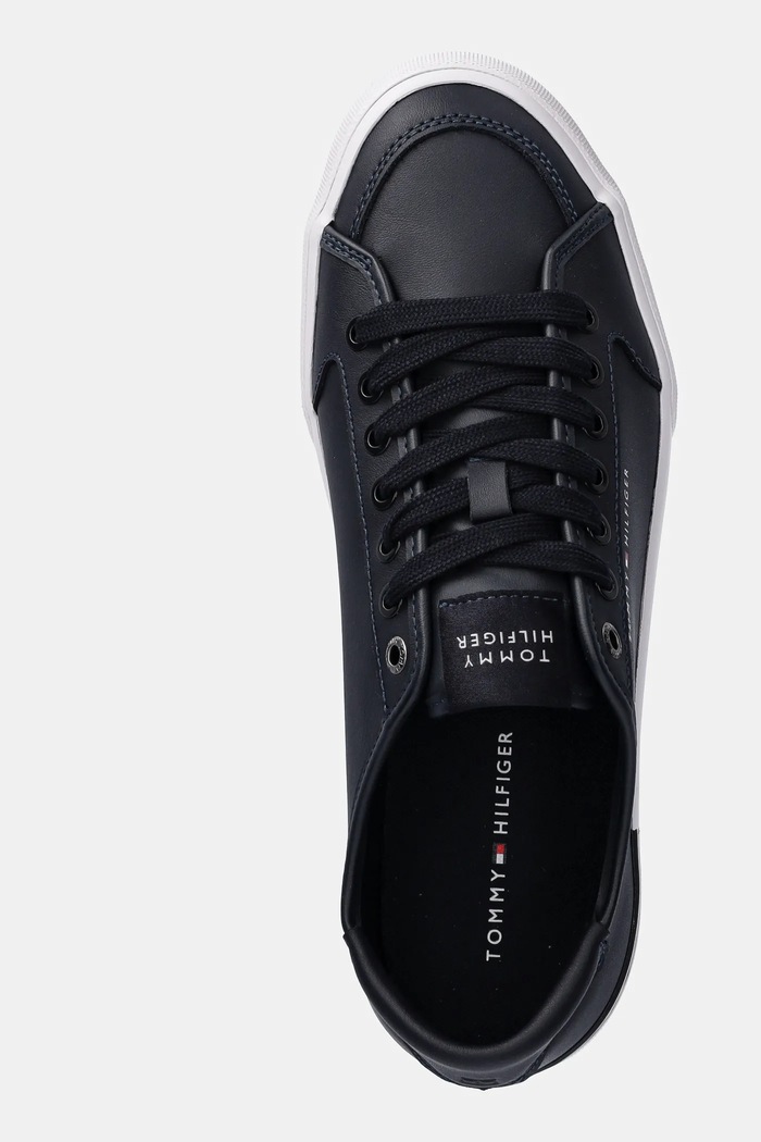 Kožne tenisice Tommy Hilfiger CORE CORPORATE VULC LEATHER mornarsko plava FM0FM05399