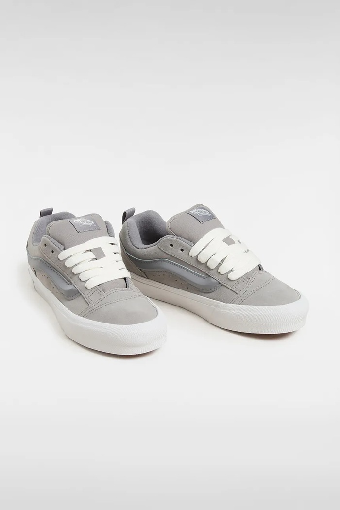 Semišové tenisky Vans Knu Skool VN000D6CBXC1 šedá SS25