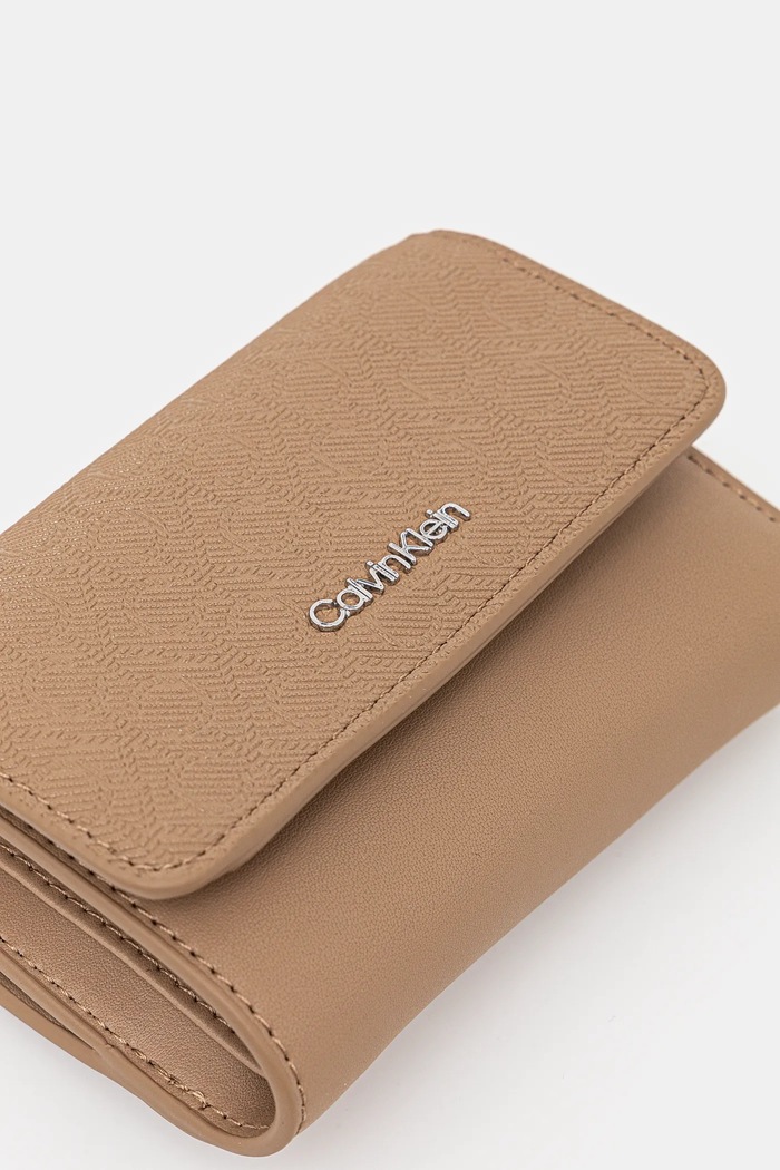 Peněženka Calvin Klein K60K612829 béžová SS25