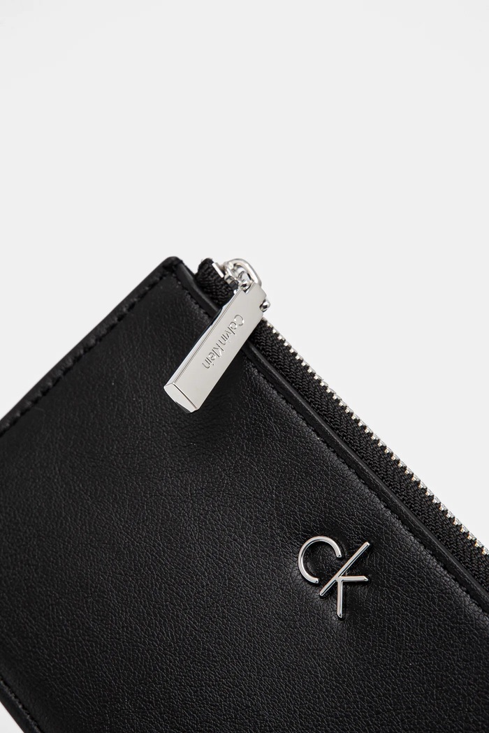 Peněženka Calvin Klein černá K60K612848