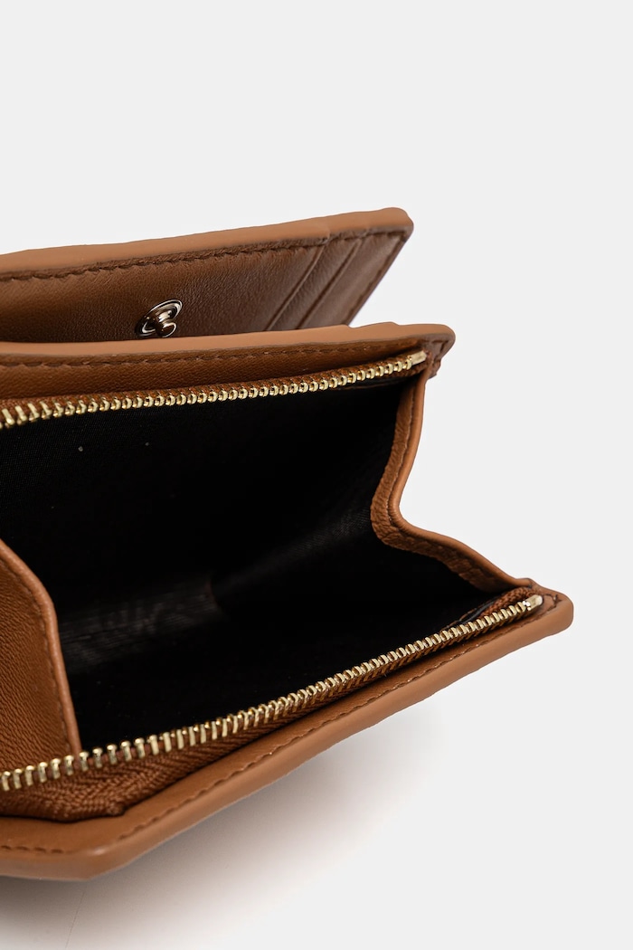 Kožená peněženka Furla béžová WP00451.BX2045.RY000