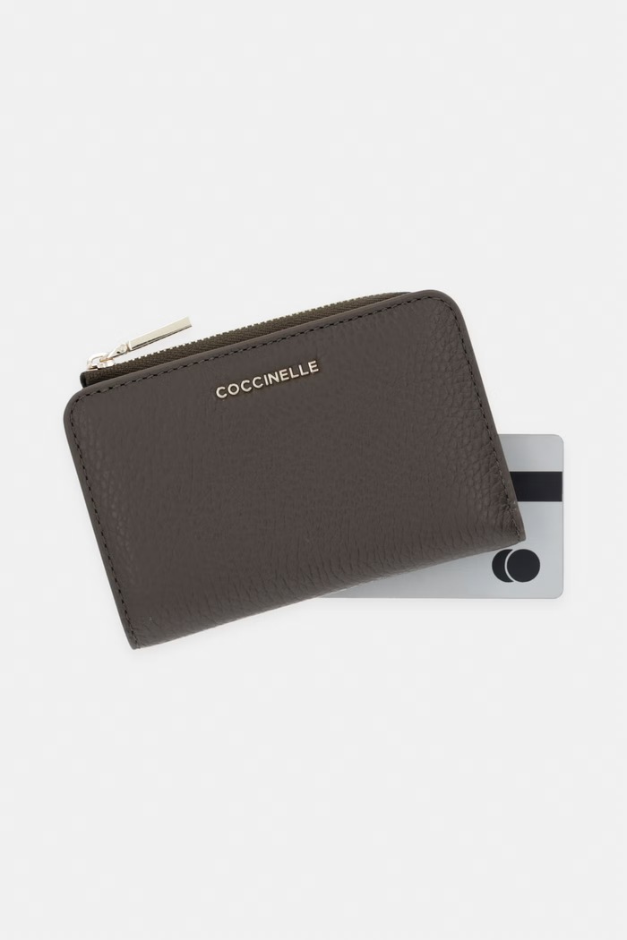 Coccinelle портфейл дамски от кожа зелен E2.MW5.11.D1.01