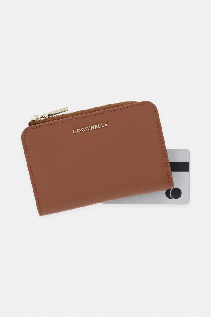 Coccinelle портфейл дамски от кожа кафяв E2.MW5.11.D1.01