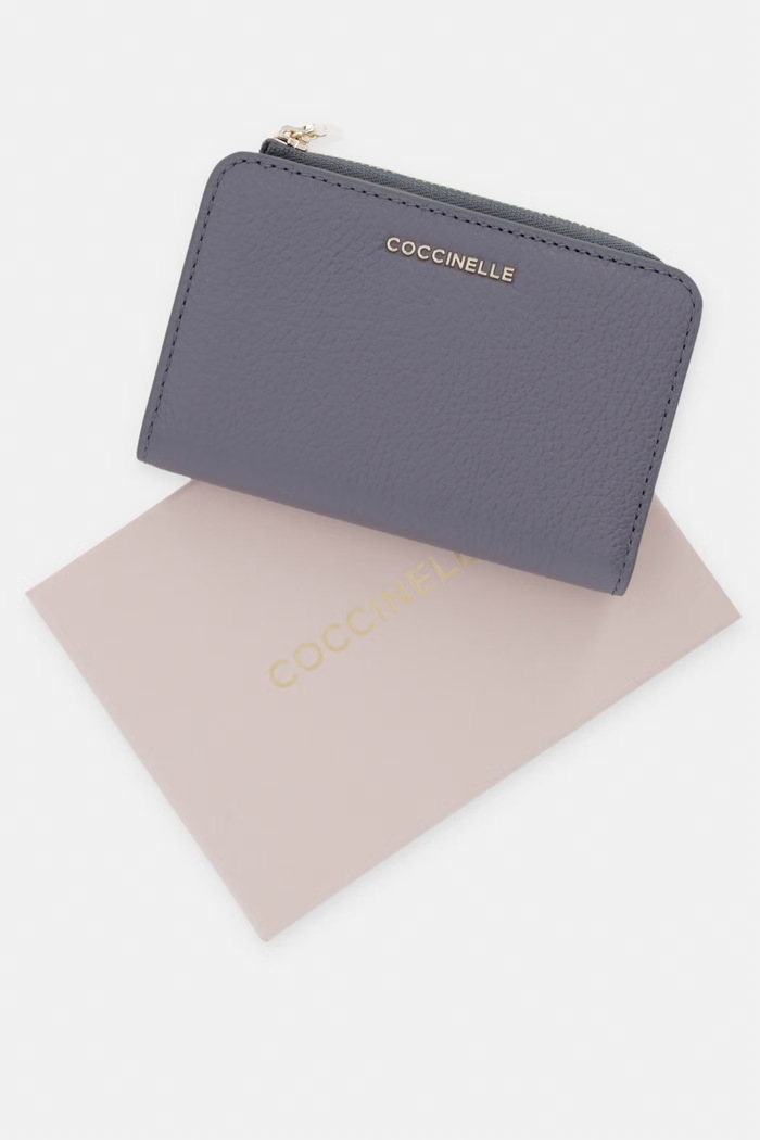 Coccinelle портфейл дамски от кожа E2.MW5.11.D1.01 сив