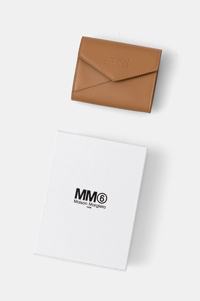 Δερμάτινο πορτοφόλι MM6 Maison Margiela καφέ SA5UI0010.P7183