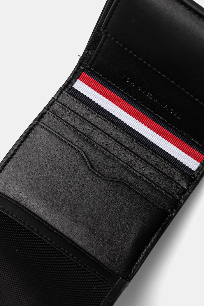 Kožená peněženka Tommy Hilfiger černá AM0AM13045