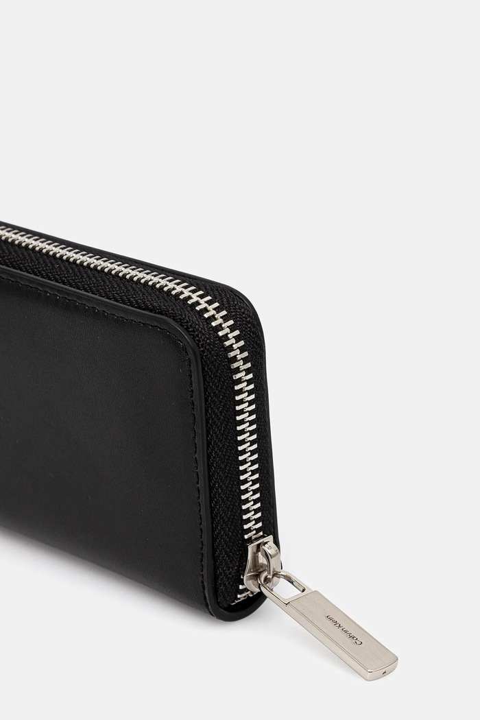 Кожен портфейл Calvin Klein K50K512705 черен SS25