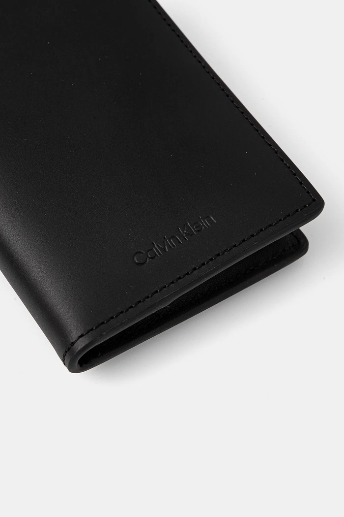 Δερμάτινο πορτοφόλι Calvin Klein μαύρο K50K512846
