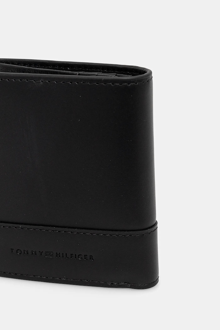 Kožená peněženka Tommy Hilfiger AM0AM13247 černá SS25