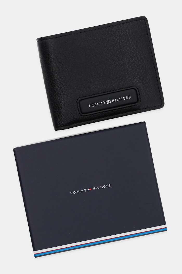 Δερμάτινο πορτοφόλι Tommy Hilfiger μαύρο AM0AM13251