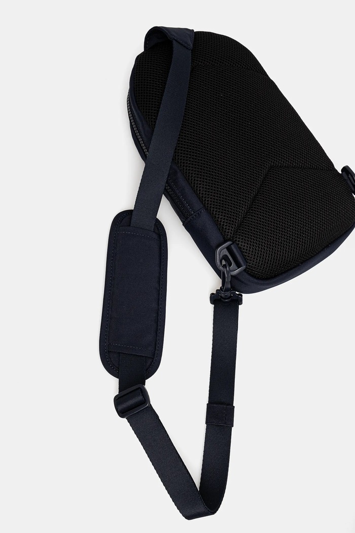 Παιδικό σακίδιο Tommy Hilfiger σκούρο μπλε AU0AU01895.PPYA
