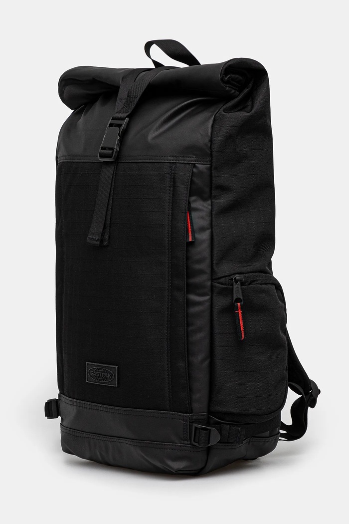 Eastpak plecak Tecum Roll Cnnct EK0A5BFN9S31 czarny SS25
