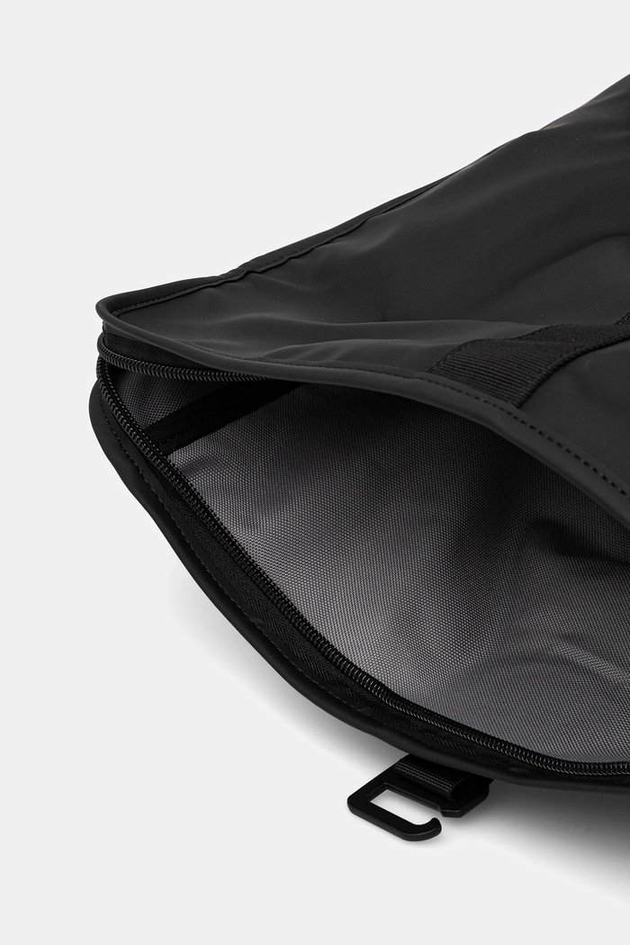 Ruksak Rains Texel Moulded Backpack W3 13430.01 čierna