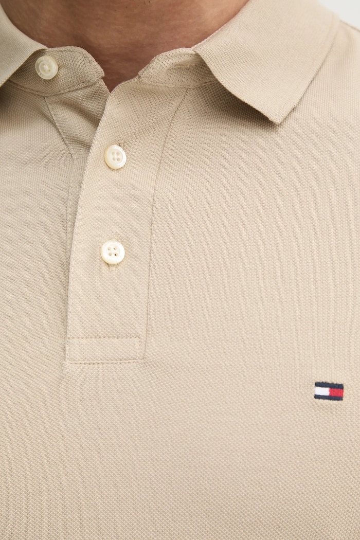 Tommy Hilfiger polo bavlněné s elastanem MW0MW17771. béžová