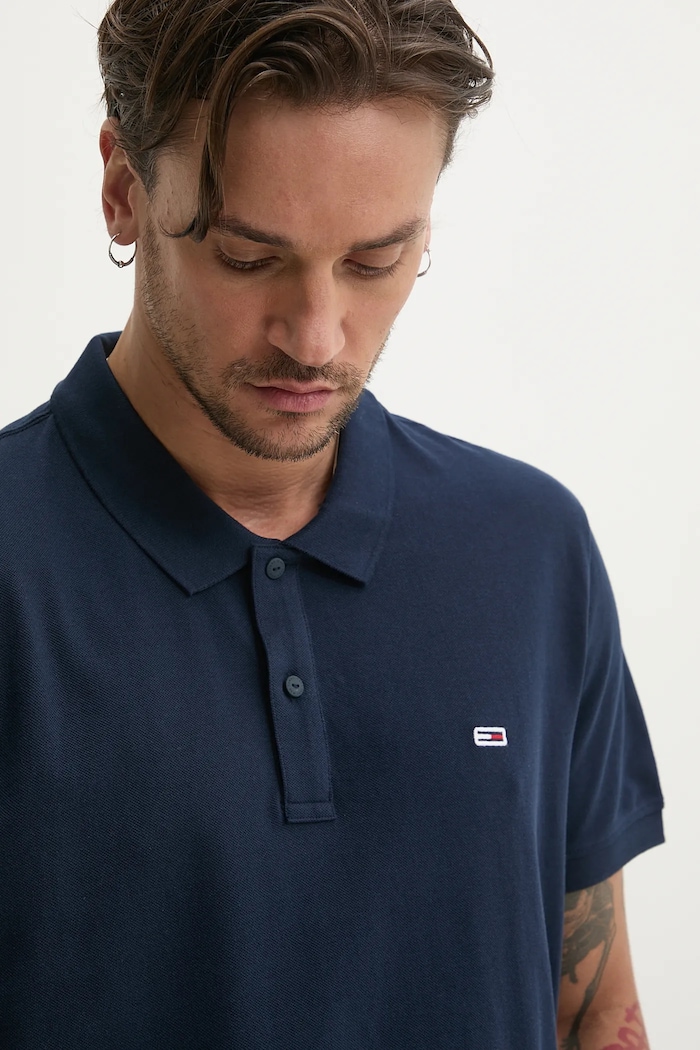 Tommy Jeans polo za muškarce od pamuka mornarsko plava DM0DM20676