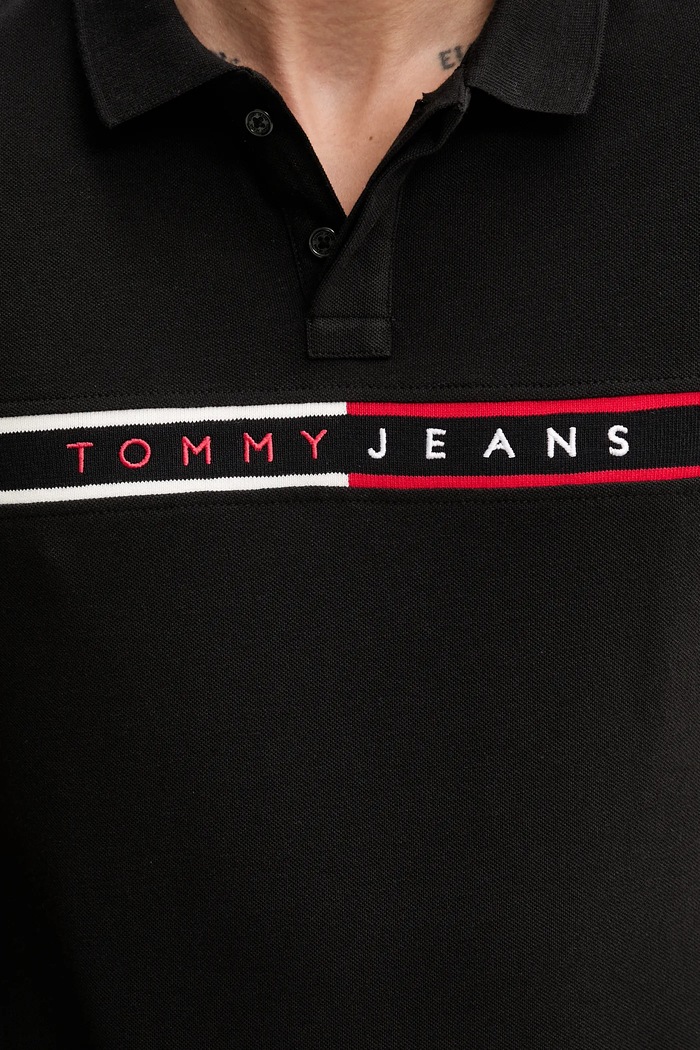 Polo bawełniane Tommy Jeans czarny DM0DM20916