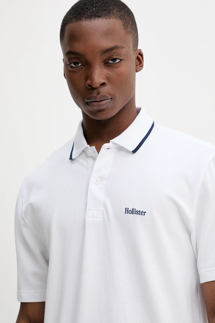 Тениска с яка Hollister Co. бял KI324.5199.100