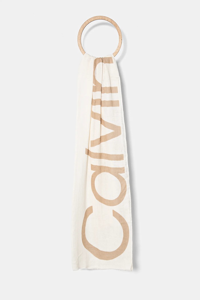 Šal Calvin Klein pletivo bež K60K612975