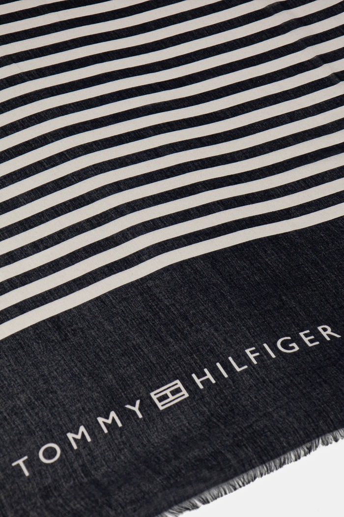 Μεγάλο κασκόλ Tommy Hilfiger AW0AW17142 σκούρο μπλε SS25