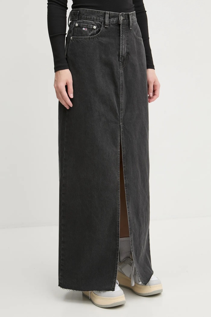 Džínová sukně Tommy Jeans midi černá DW0DW20554