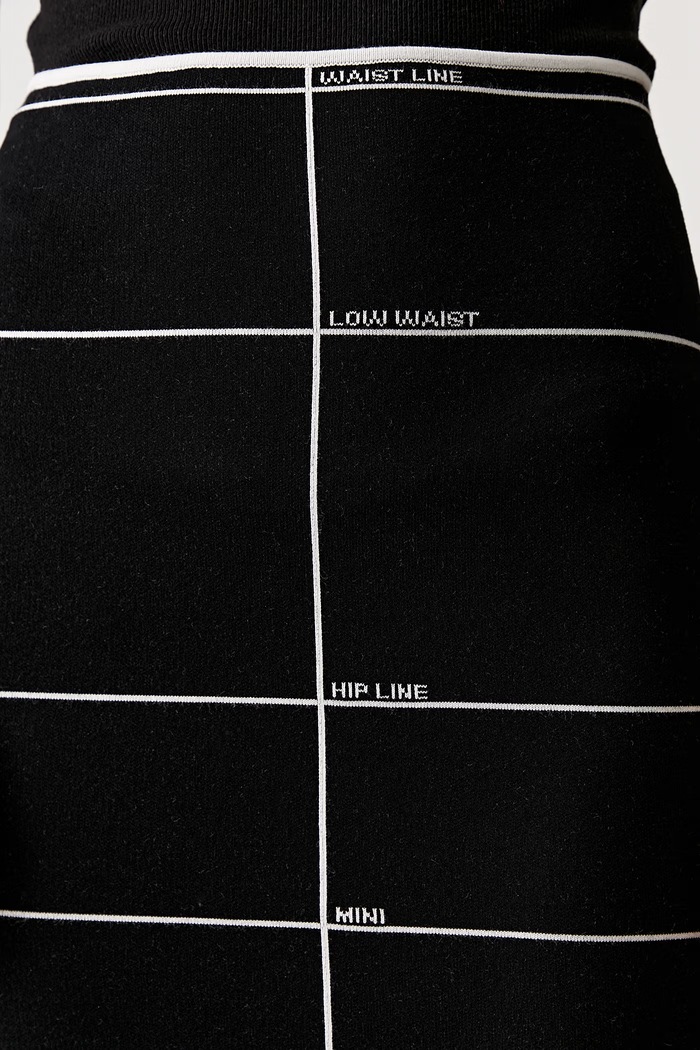 Vetements spódnica ołówkowa z wiskozą czarny WA66KN120X