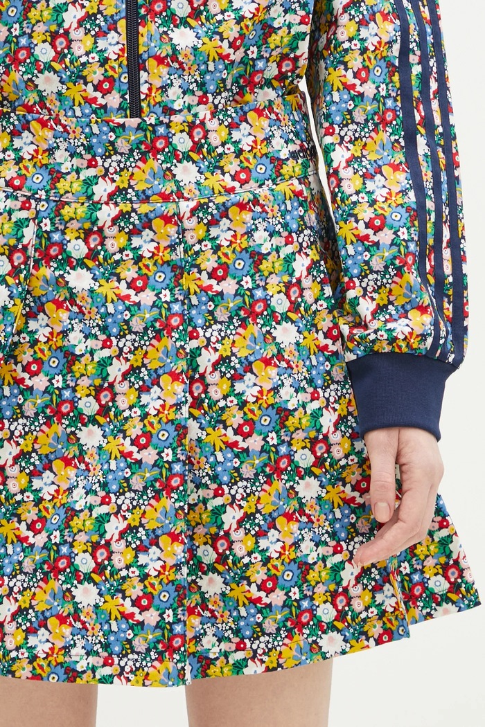 Pamučna suknja adidas Originals Liberty plava JC7774