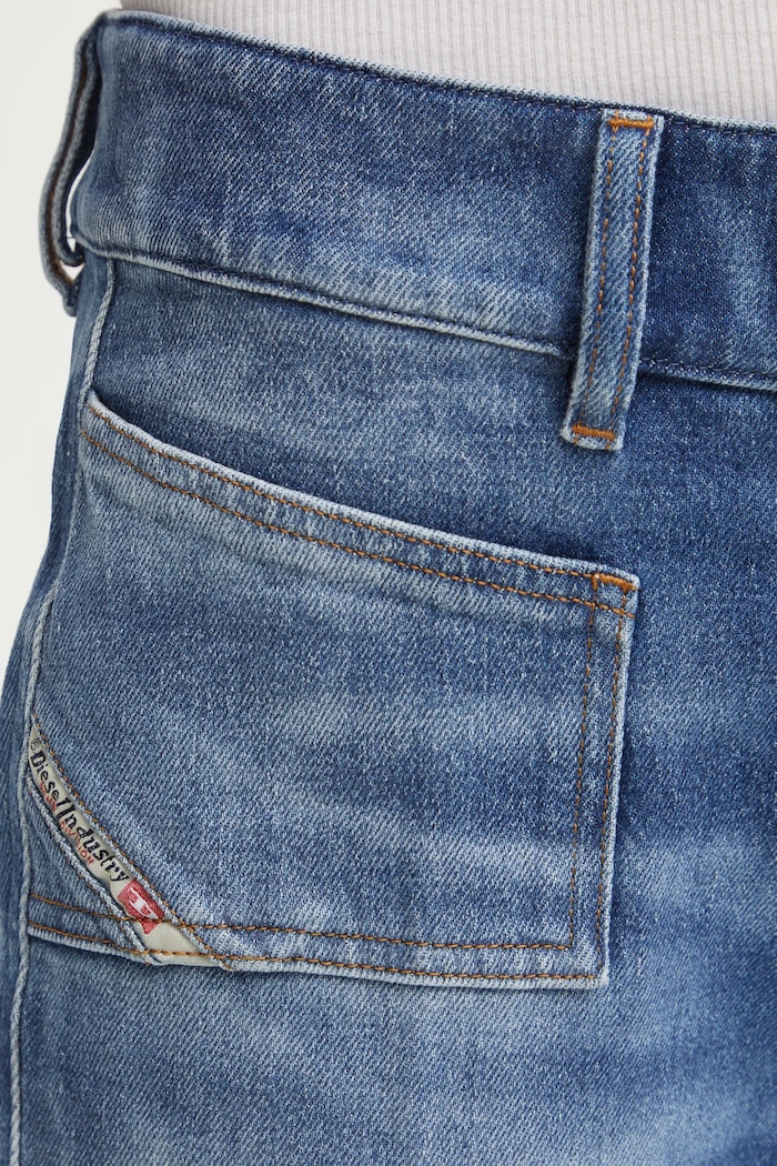 Diesel jeansy D-HUSH L.32 TROUSERS niebieski A13820.09L19