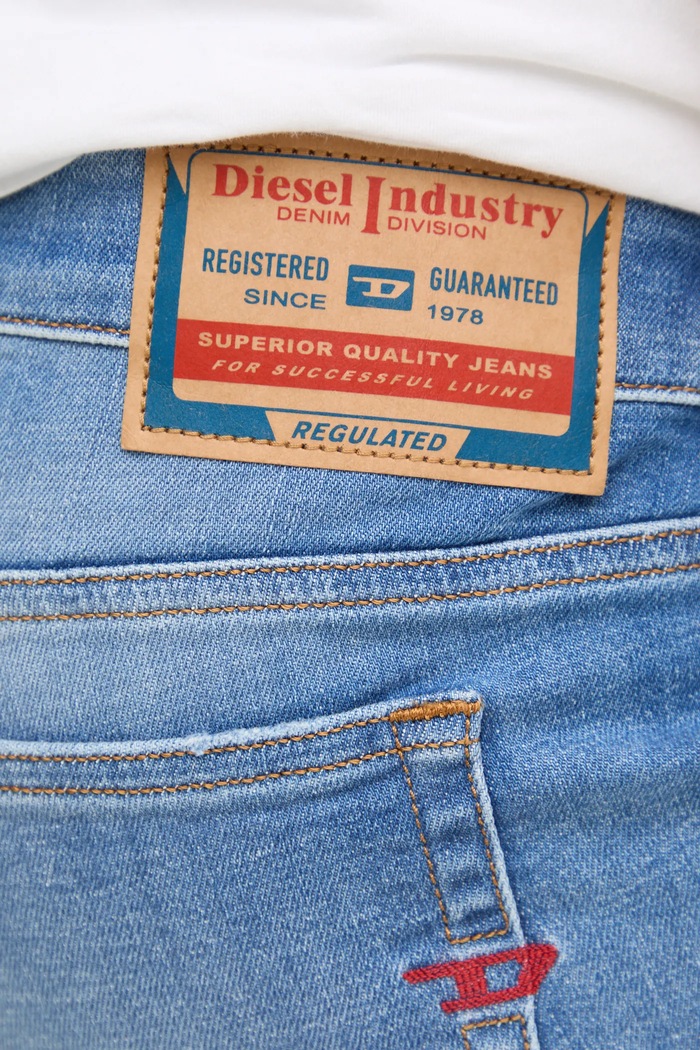 Diesel jeansi 1979 SLEENKER L.34 TROUSERS albastru A03596.0BMBQ