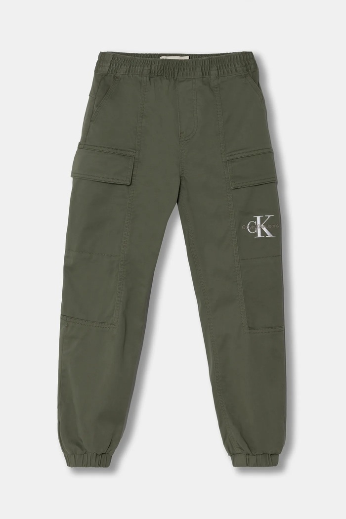 Calvin Klein Jeans spodnie dziecięce ESSENTIAL WOVEN CARGO z elastanem zielony IB0IB02270.PPYA