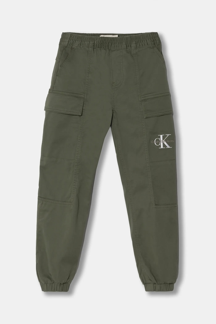 Calvin Klein Jeans spodnie dziecięce ESSENTIAL WOVEN CARGO z elastanem zielony IB0IB02270.PPYA