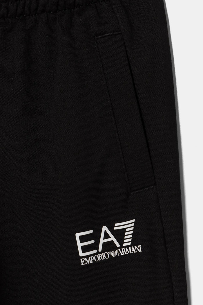 CHLAPEC Dětské bavlněné tepláky EA7 Emporio Armani 7B000027.AF10380 černá