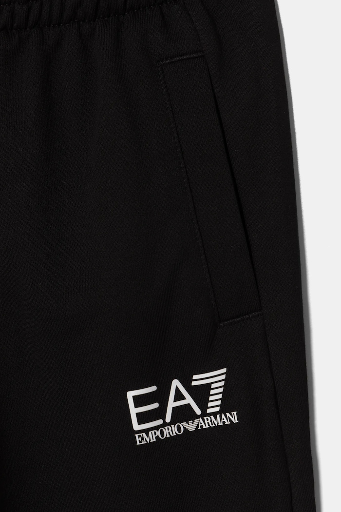CHLAPEC Dětské bavlněné tepláky EA7 Emporio Armani 7B000027.AF10380 černá