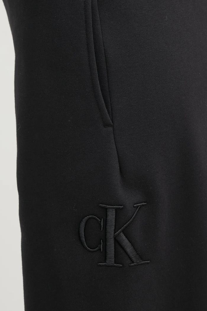 Calvin Klein Jeans melegítőnadrág fekete J20J224841