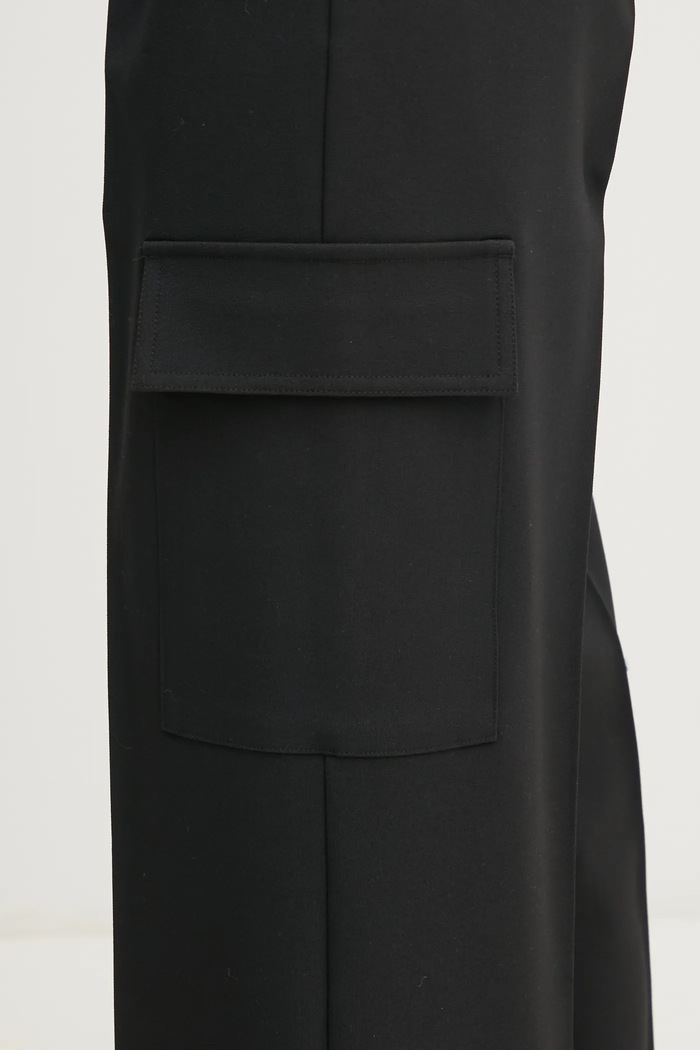 Nohavice Calvin Klein Jeans čierna J20J224848