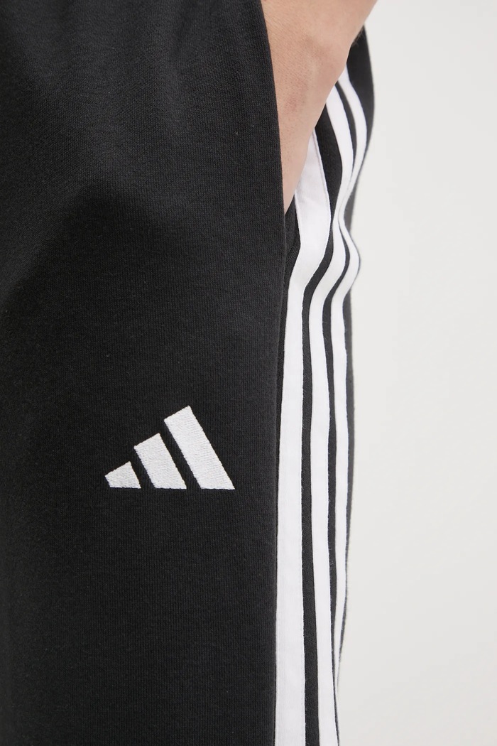 Tepláky adidas Essentials černá JD5302