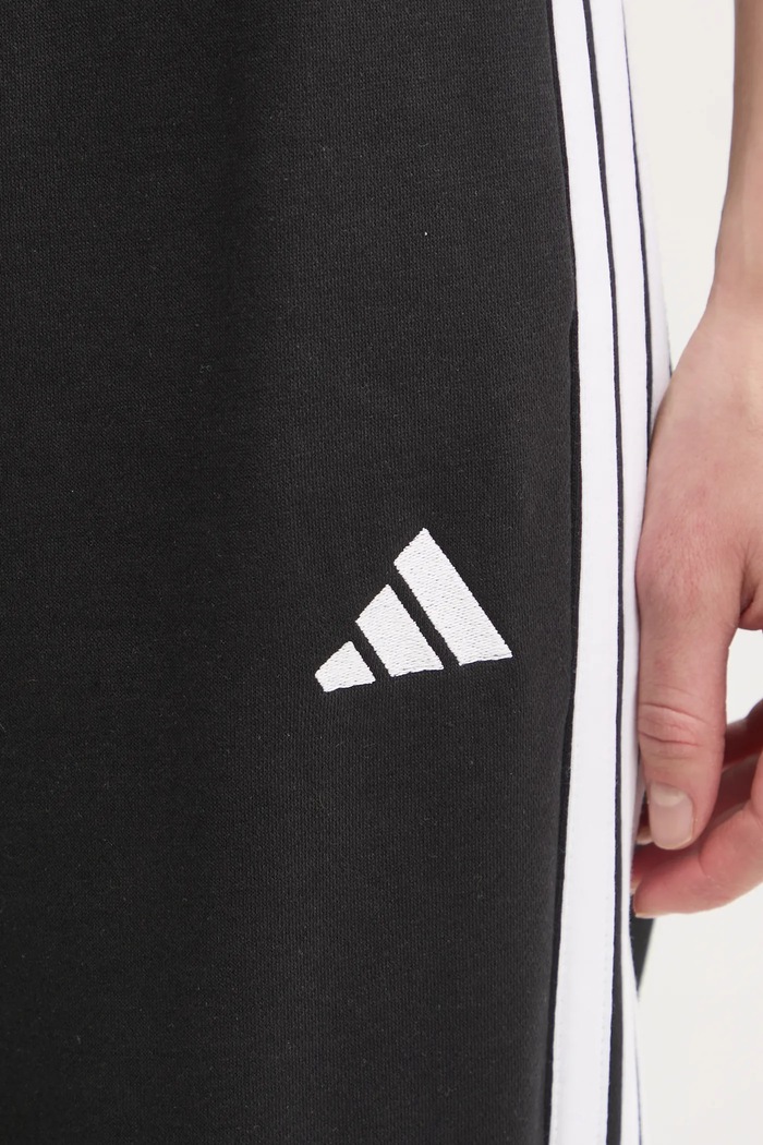 Tepláky adidas Essentials černá JE1276