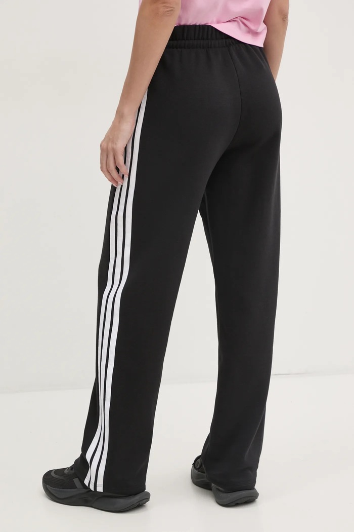 Oblečenie Tepláky adidas Essentials JE1300 čierna