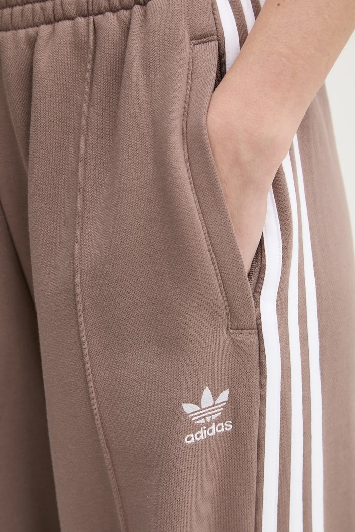 adidas Originals pantaloni 3-Stripes marrone JC5762