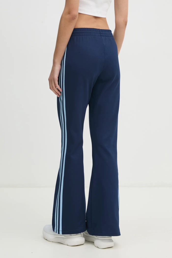 Odzież adidas Originals spodnie dresowe 3- Stripes Flared JC5787 granatowy