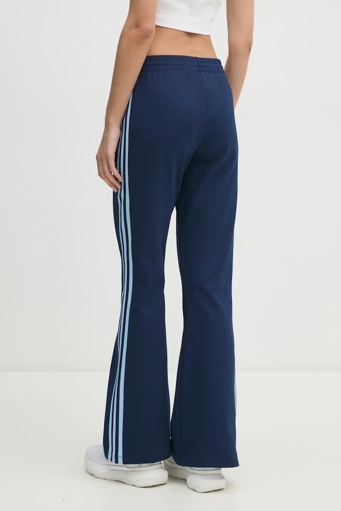 Odzież adidas Originals spodnie dresowe 3- Stripes Flared JC5787 granatowy