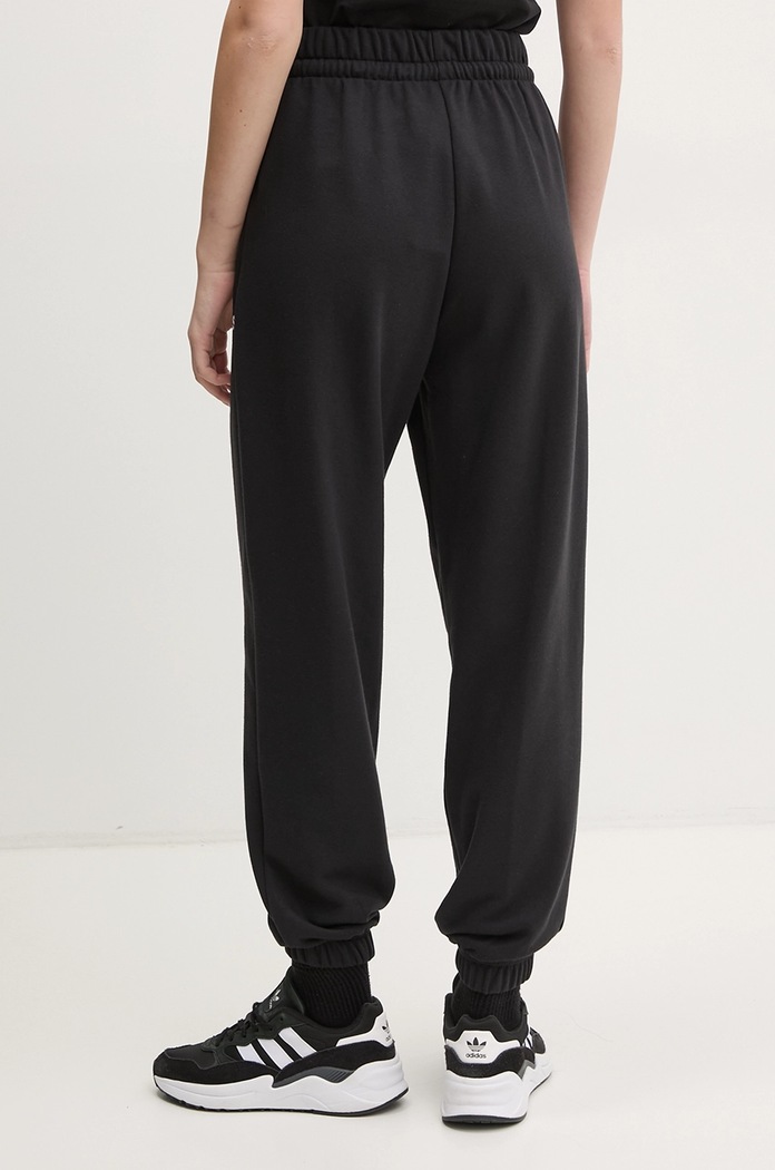 Odzież adidas spodnie Essentials Linear JC5948 czarny