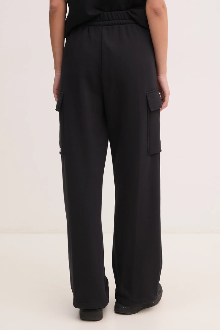 Oblečenie Tepláky adidas Essentials Linear JC8312 čierna
