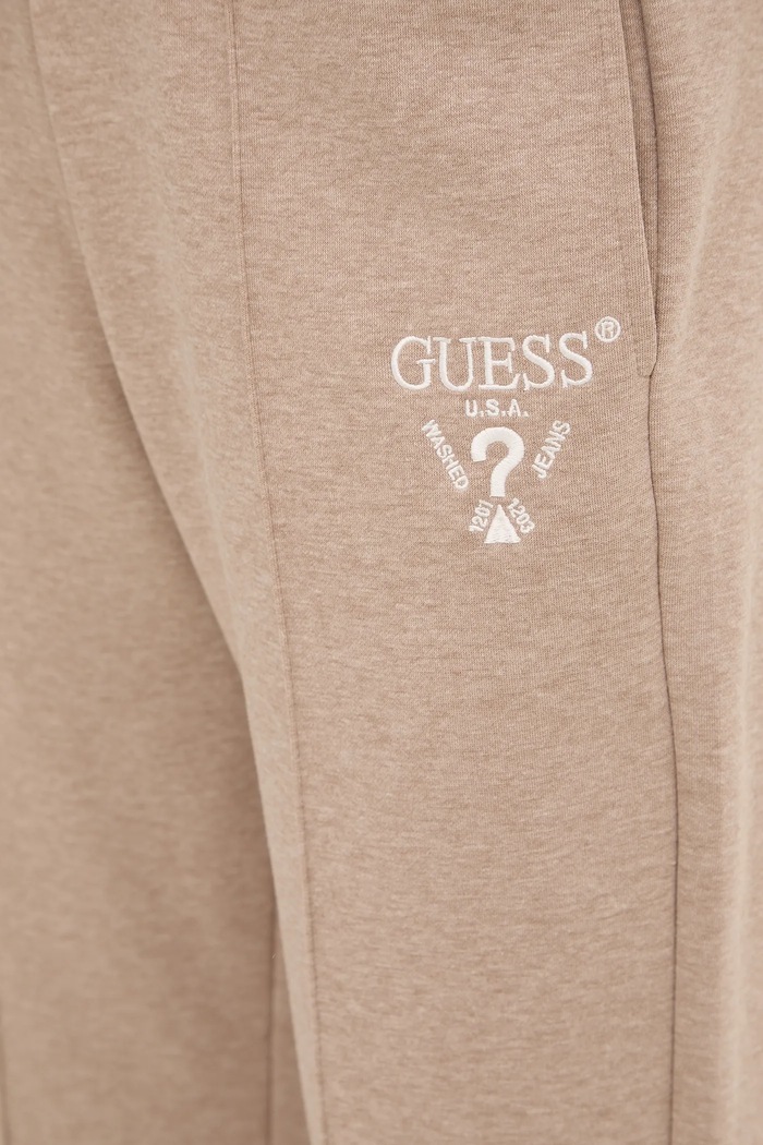 Guess spodnie dresowe ROBERTA beżowy V5RB13.KC3D2