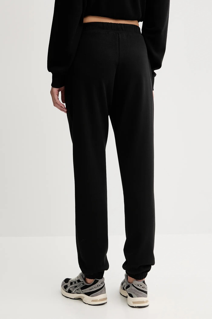 Abbigliamento Guess pantaloni tuta ROBERTA V5RB13.KC3D2 nero