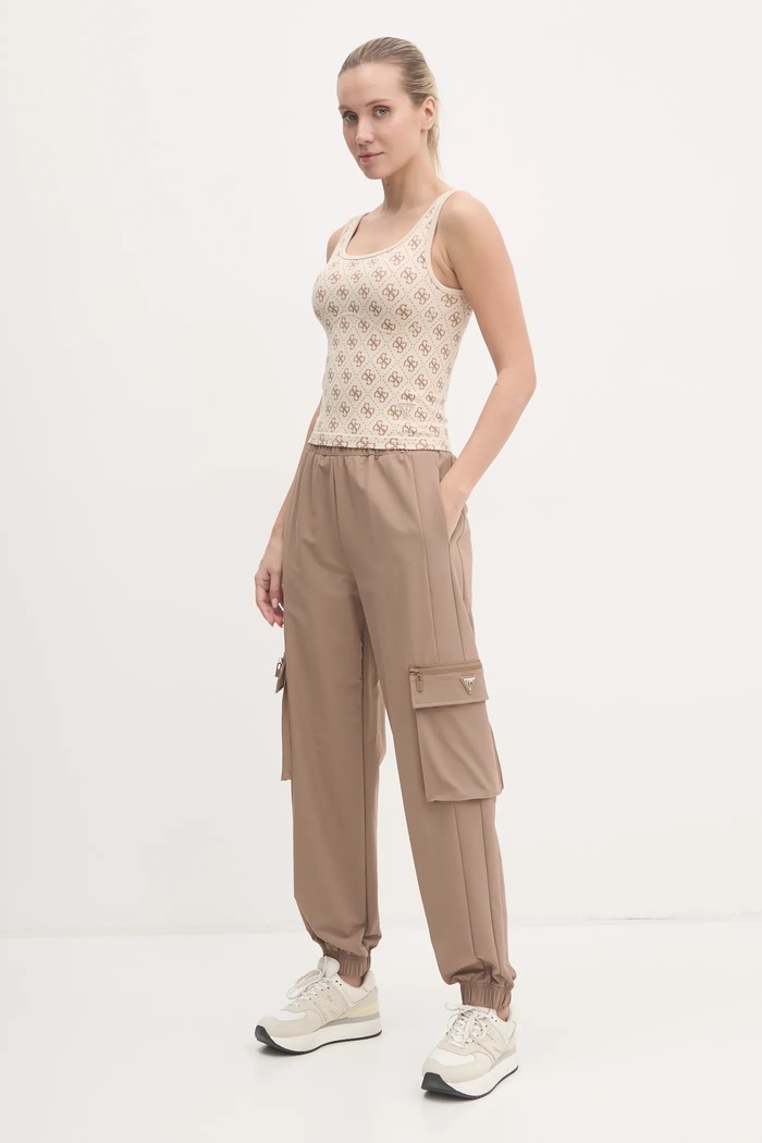Tepláky Guess CHRIS V5RB10.WGUK0 hnědá SS25