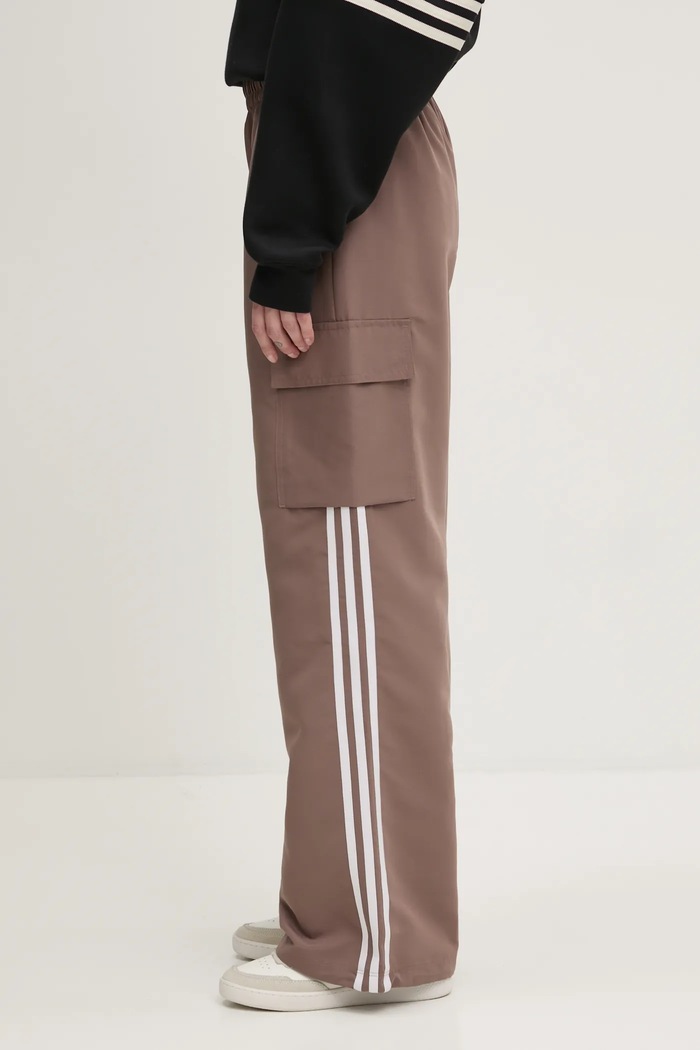 Брюки adidas Originals Adicolor 3-Stripe Cargo Pants JC8138 бежевый SS25