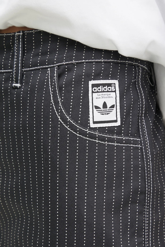 adidas Originals spodnie Aop Pant szary JJ3140