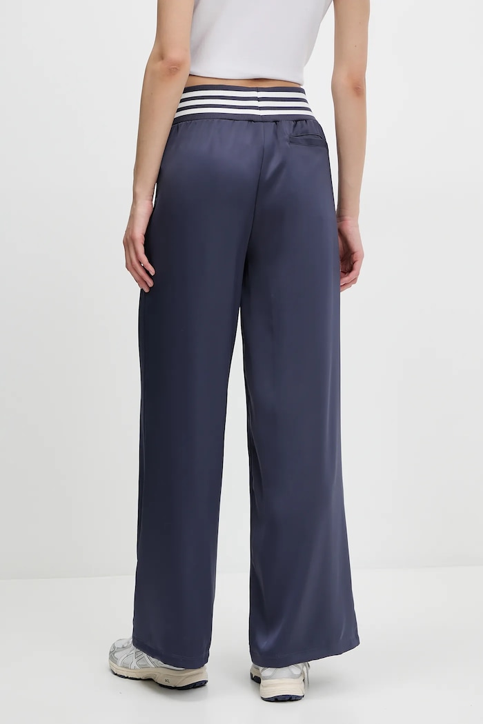 Oblečení Tepláky adidas Originals Wide Trackpant JC7758 námořnická modř