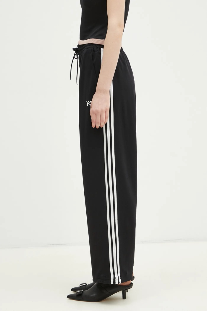 Y-3 spodnie dresowe 3-Stripes Slim Track Pant IW7457 czarny SS25