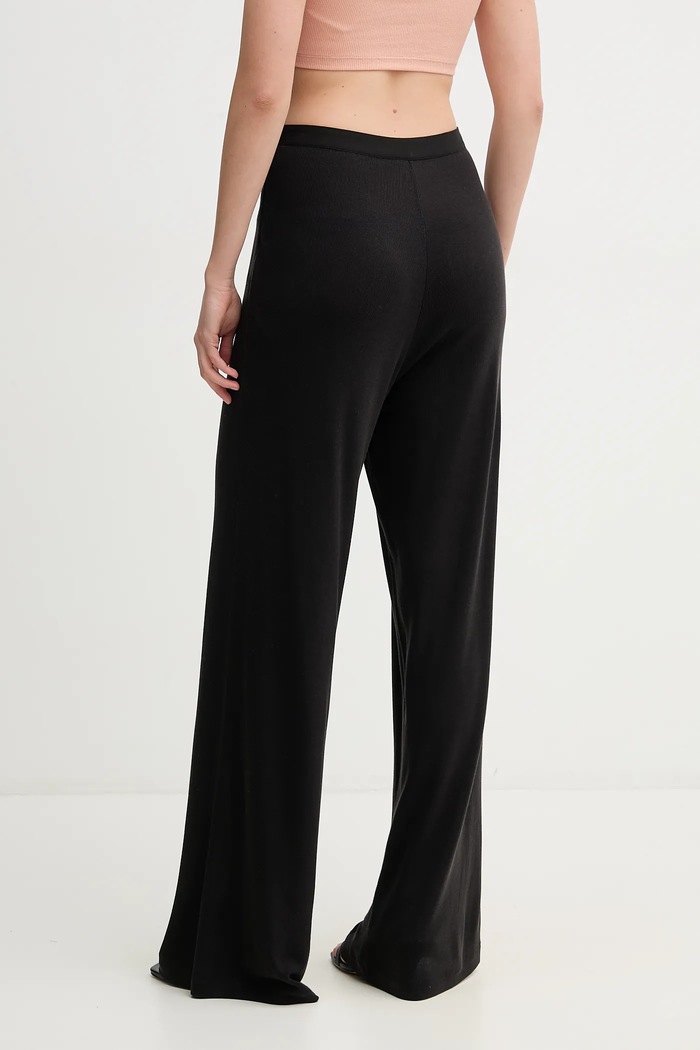 Oblačila Hlače Calvin Klein Jeans J20J225337 črna